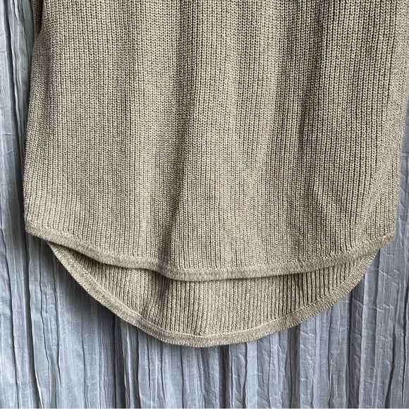 Express Knit V-Neck Sweater - Picture 5 of 7